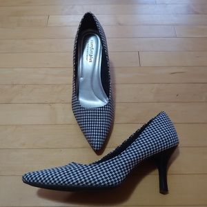 White and black houndstooth 2 inch heels, size 11
